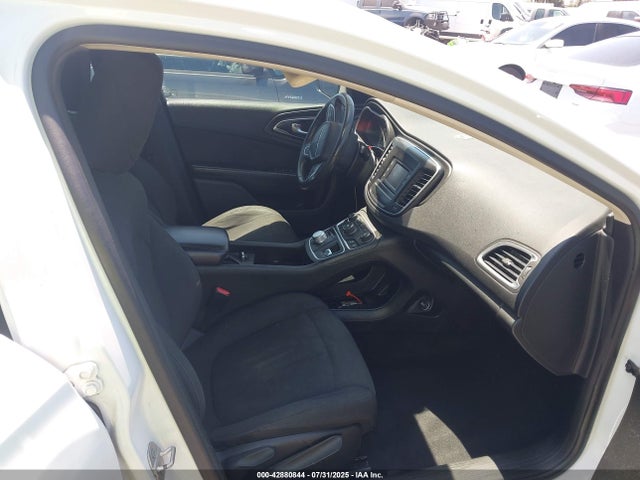 1C3CCCAB1GN164784 Chrysler 2016