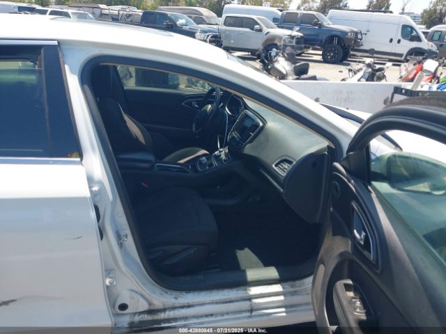 2016 CHRYSLER 200 1C3CCCAB9GN118796 Photo 4