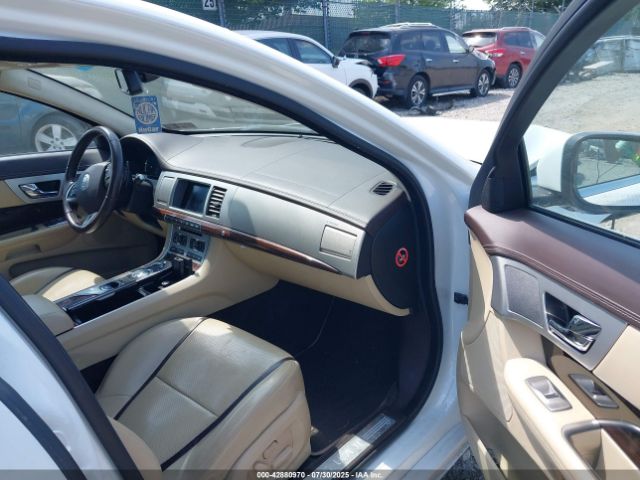 2012 JAGUAR XF SAJWA0HB1CLS49179 Photo 4