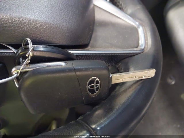 42881091 :رقم المزاد ، 4T1G11BK2LU018802 vin ، 2020 Toyota Camry Se Nightshade Edition Awd مزاد بيع