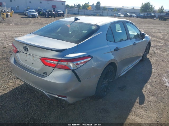 42881091 :رقم المزاد ، 4T1G11BK2LU018802 vin ، 2020 Toyota Camry Se Nightshade Edition Awd مزاد بيع