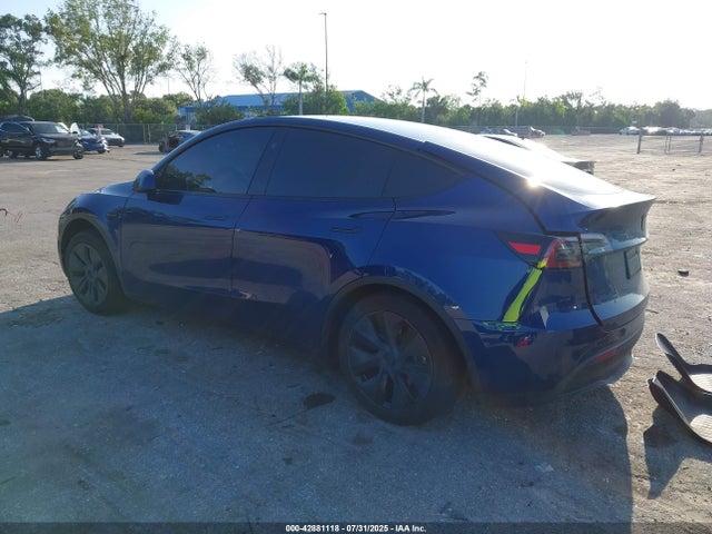 2025 TESLA MODEL Y 7SAYGDEE6SA359450 Photo 2