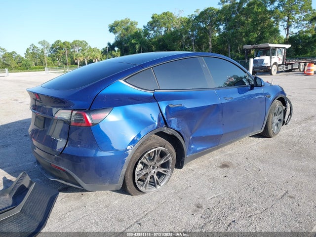 2025 TESLA MODEL Y 7SAYGDEE6SA359450 Photo 3