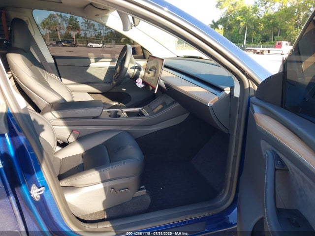 2025 TESLA MODEL Y 7SAYGDEE6SA359450 Photo 4