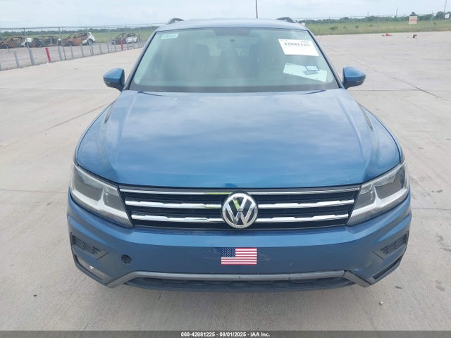 42881225 :رقم المزاد ، 3VV1B7AX5JM016360 vin ، 2018 Volkswagen Tiguan 2.0t S مزاد بيع