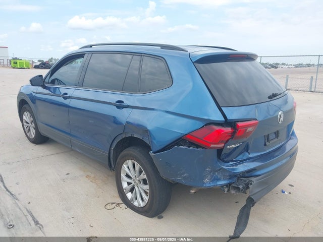 42881225 :رقم المزاد ، 3VV1B7AX5JM016360 vin ، 2018 Volkswagen Tiguan 2.0t S مزاد بيع