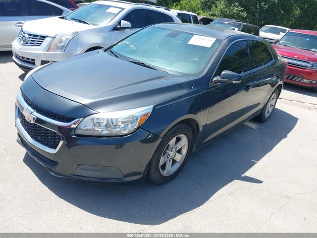 Chevrolet lkw 2015 1G11C5SL2FF205852 Image 2