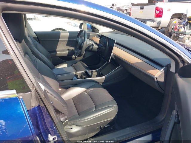5YJ3E1EB1JF130676 Tesla 2018