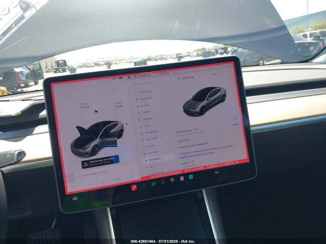 5YJ3E1EA1LF803640 Tesla 2020
