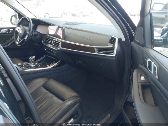 5UXCW2C57KL086924 BMW X7