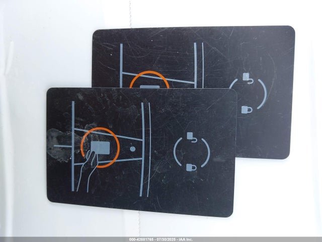 2023 TESLA MODEL Y 7SAYGDEF1PF925615 Photo 10