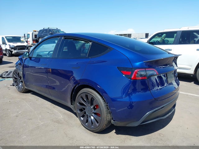 2023 TESLA MODEL Y 7SAYGDEF1PF925615 Photo 2