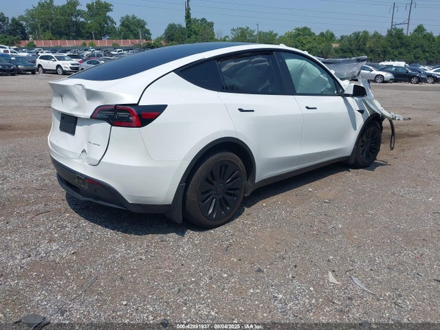 2023 TESLA MODEL Y 7SAYGDEE6PF634308 Photo 3