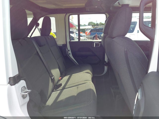 1C4PJXEN4SW528584 Jeep 2025