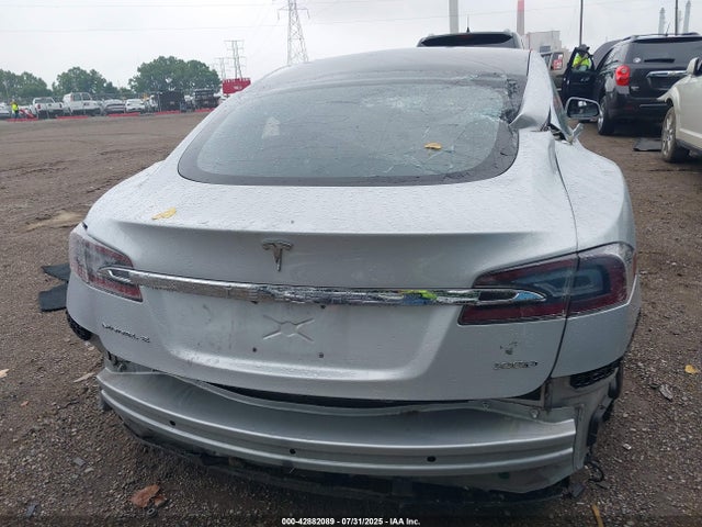 Tesla 2018 2018 5YJSA1E2XJF266814 Image 15