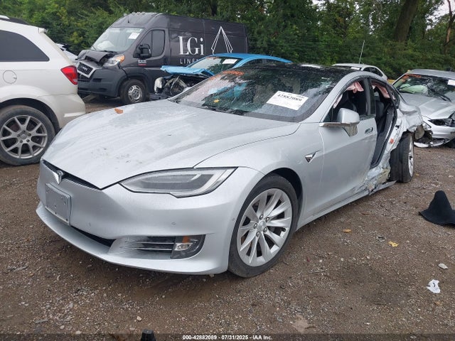 2018 TESLA MODEL S 5YJSA1E2XJF266814 Photo 1