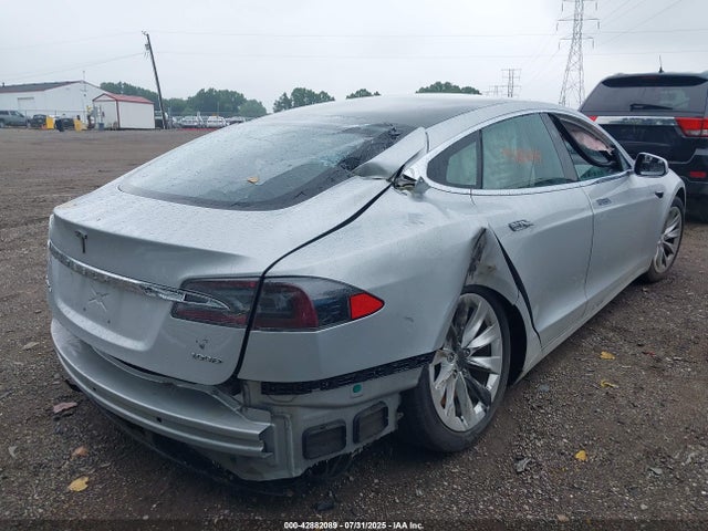 2018 TESLA MODEL S 5YJSA1E2XJF266814 Photo 3
