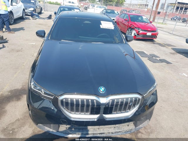 BMW 2024 2024 WBY33FK05RCR63605 Image 13