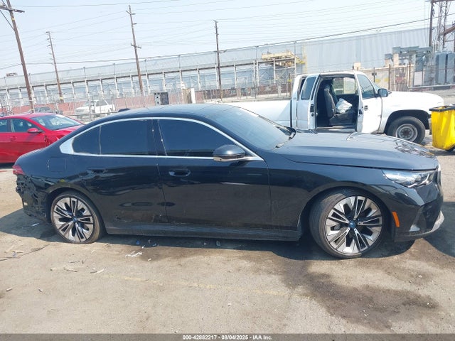 BMW 2024 2024 WBY33FK05RCR63605 Image 14