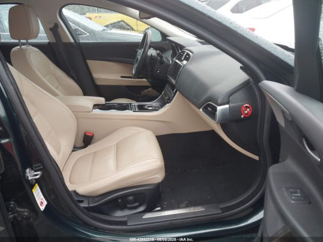 2017 JAGUAR XE SAJAE4BG9HA964739 Photo 4