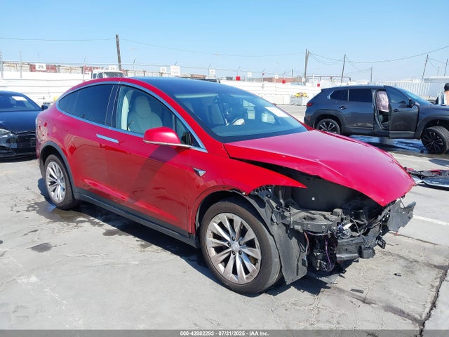 2018 TESLA MODEL X 5YJXCBE21JF118962 Photo 0