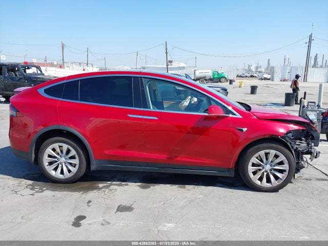 Tesla 2018 2018 5YJXCBE21JF118962 Image 14