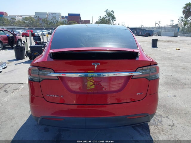 Tesla 2018 2018 5YJXCBE21JF118962 Image 17