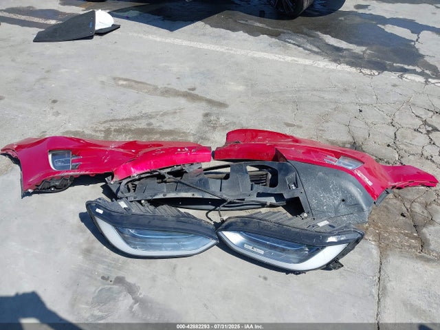Tesla 2018 2018 5YJXCBE21JF118962 Image 12