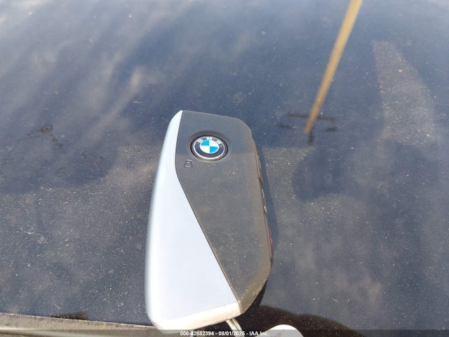 WBY33FK07RCR27379 BMW i5
