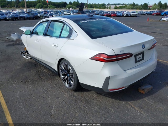WBY33FK07RCR27379 BMW i5