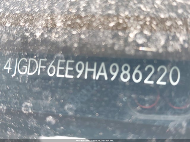 4JGDF6EE9HA986220 Mercedes-Benz m276