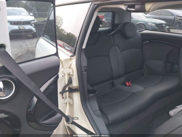 2009 MINI COOPER S CLUBMAN WMWMM33559TP91682 Photo 7