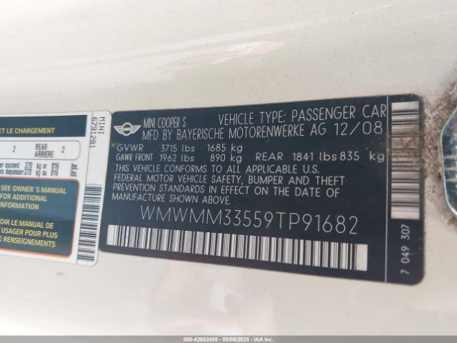 2009 MINI COOPER S CLUBMAN WMWMM33559TP91682 Photo 8