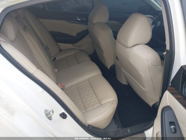 Nissan Maxima 2016 1N4AA6AP0GC404009 Image 8