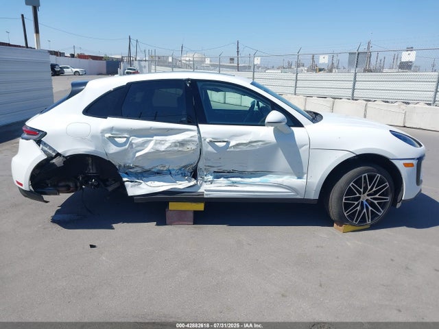 Porsche Macan 2023 WP1AA2A56PLB15605 Image 14