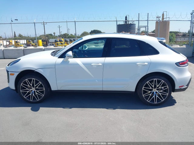 Porsche Macan 2023 WP1AA2A56PLB15605 Image 15