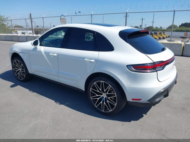 2023 PORSCHE MACAN WP1AA2A56PLB15605 Photo 2