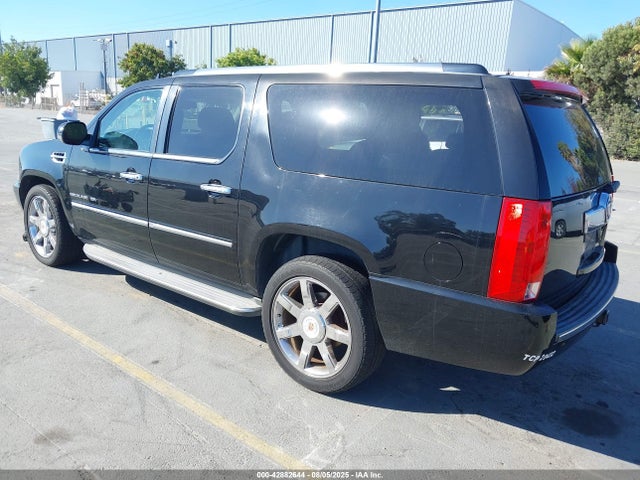 2013 CADILLAC ESCALADE ESV 1GYS4HEF2DR279147 Photo 2