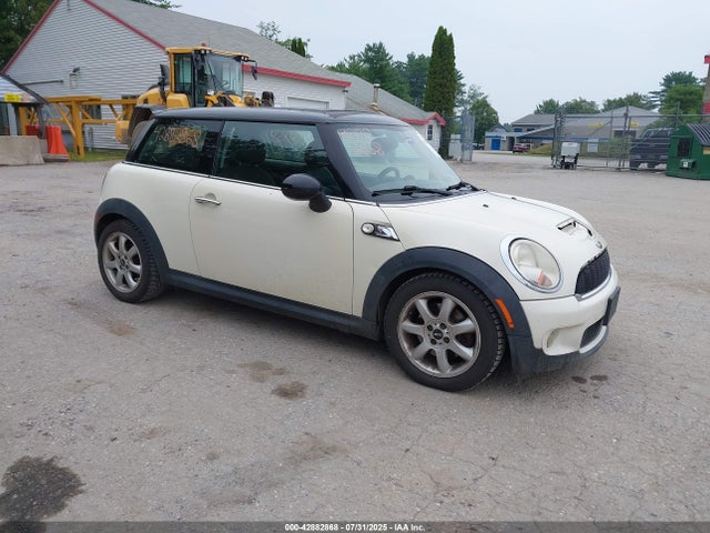 2010 MINI COOPER S WMWMF7C50ATX42847 Photo 0