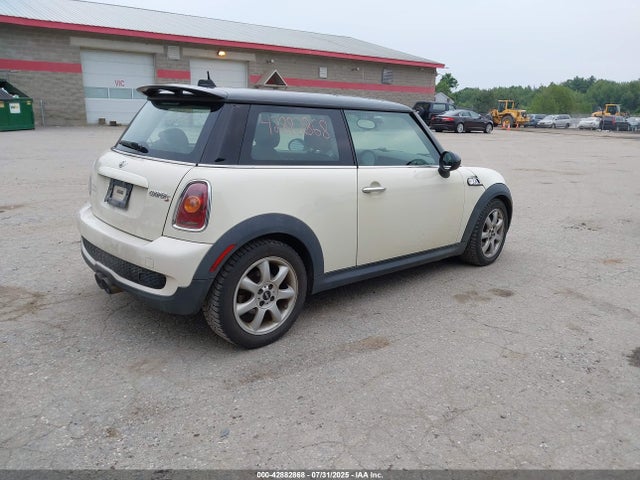 2010 MINI COOPER S WMWMF7C50ATX42847 Photo 3