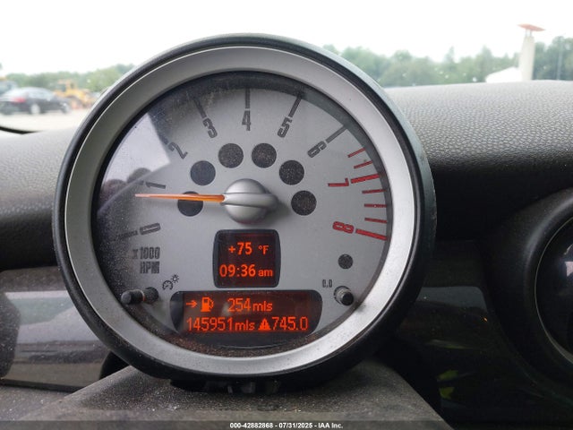 2010 MINI COOPER S WMWMF7C50ATX42847 Photo 6