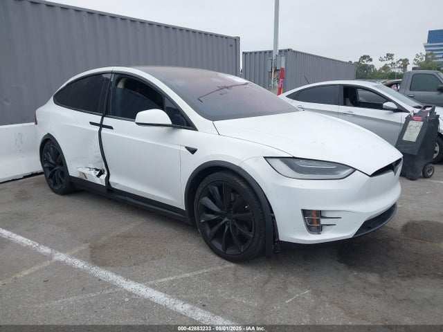 2017 TESLA MODEL X 5YJXCAE22HF061353 Photo 0