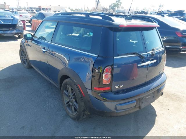 2011 MINI COOPER CLUBMAN WMWZF3C51BT187763 Photo 2