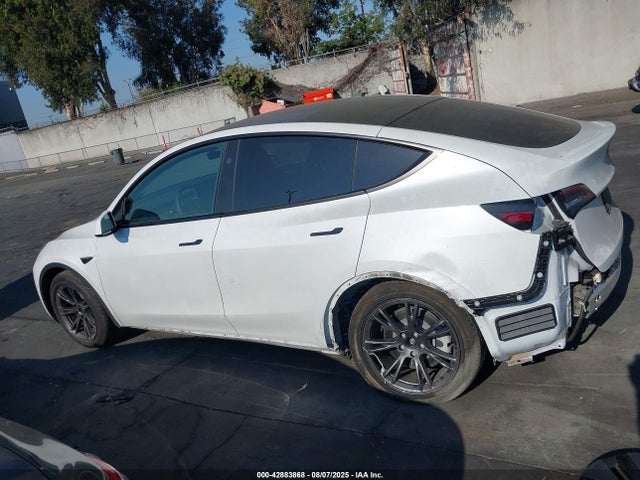 7SAYGDEE2RF121527 Tesla Model Y
