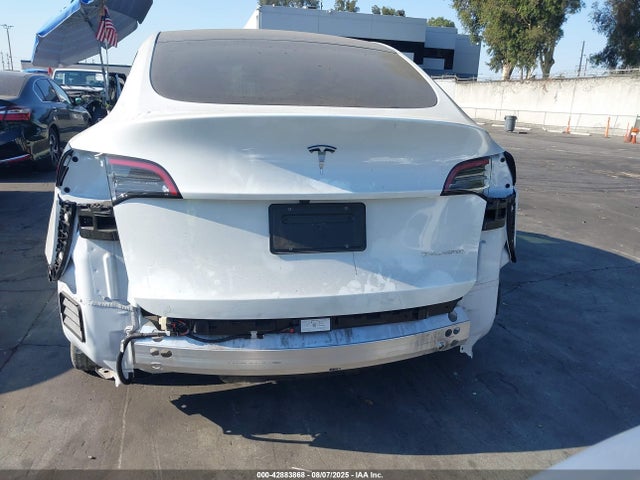 7SAYGDEE2RF121527 Tesla Model Y
