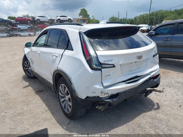 2019 CADILLAC XT4 1GYFZFR41KF161539 Photo 2