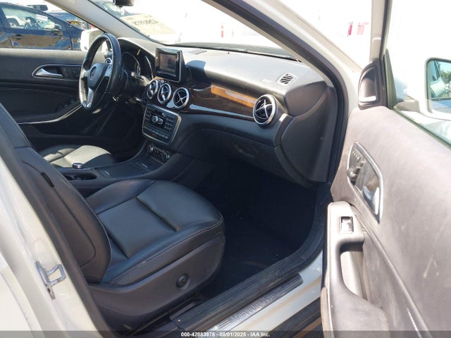 WDCTG4GB0FJ102919 Mercedes-Benz GLA-Class