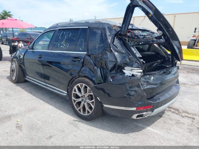 2025 BMW X7 5UX23EM08S9Y16412 Photo 2
