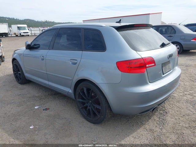 2011 AUDI A3 WAUKJAFM6BA041202 Photo 2