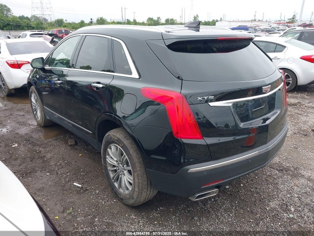 2018 CADILLAC XT5 1GYKNCRS4JZ176900 Photo 2
